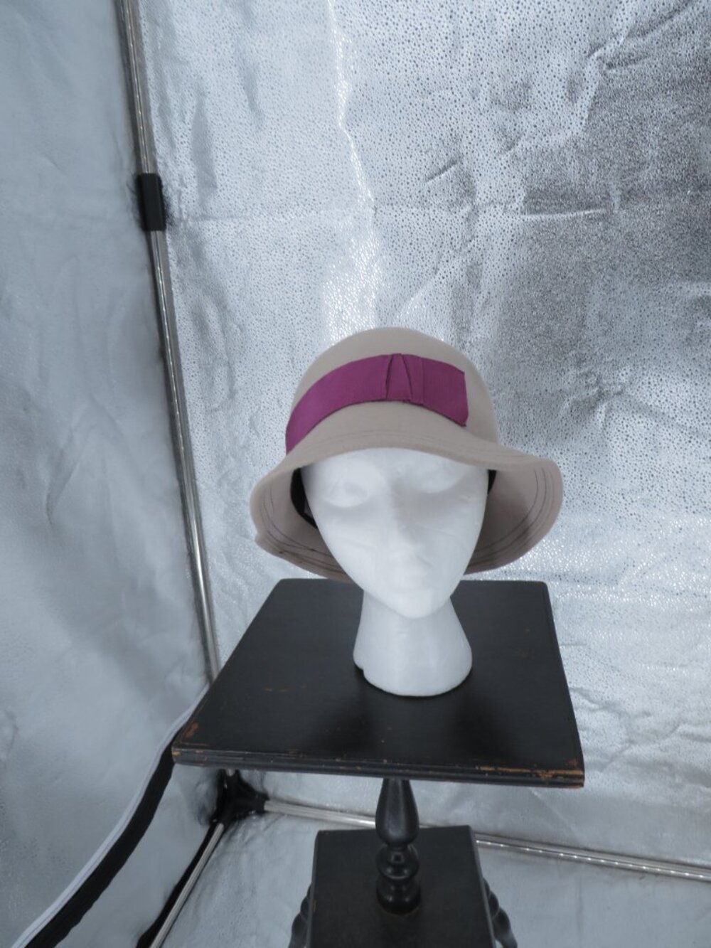 ALBERTUS SWANEPOEL TARGET Wool Cloche Hat Beige Purple Ribbon Size OSFM Womens